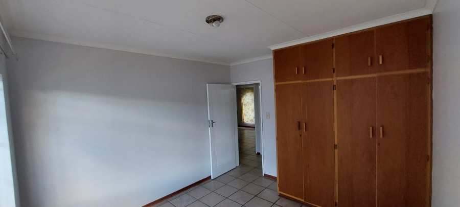 To Let 3 Bedroom Property for Rent in Pentagon Park Free State